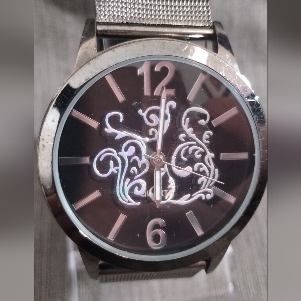 Quartz Watch with Large Black Dial Featuring Silver Swirls, Mesh Band & New Batt